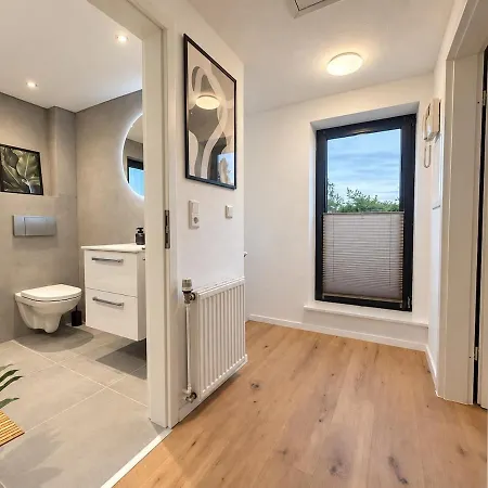 Neues Studio-apartment Mit Dachterrasse & Privatparkplatz Naehe Bremen Delmenhorst